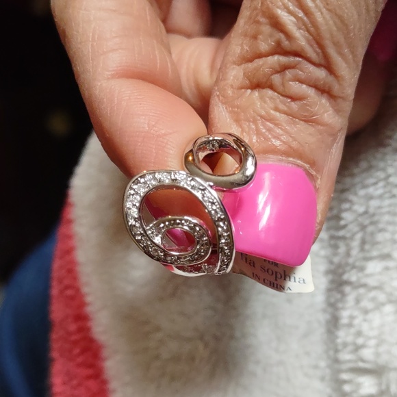 Ring - Picture 1 of 3